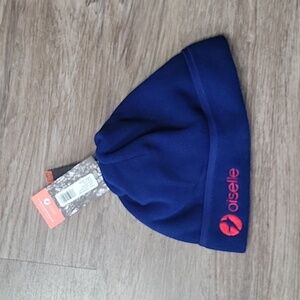 NWT Oiselle The Defroster Embroidered Logo Winter Beanie Polartec Fleece Hat O/S